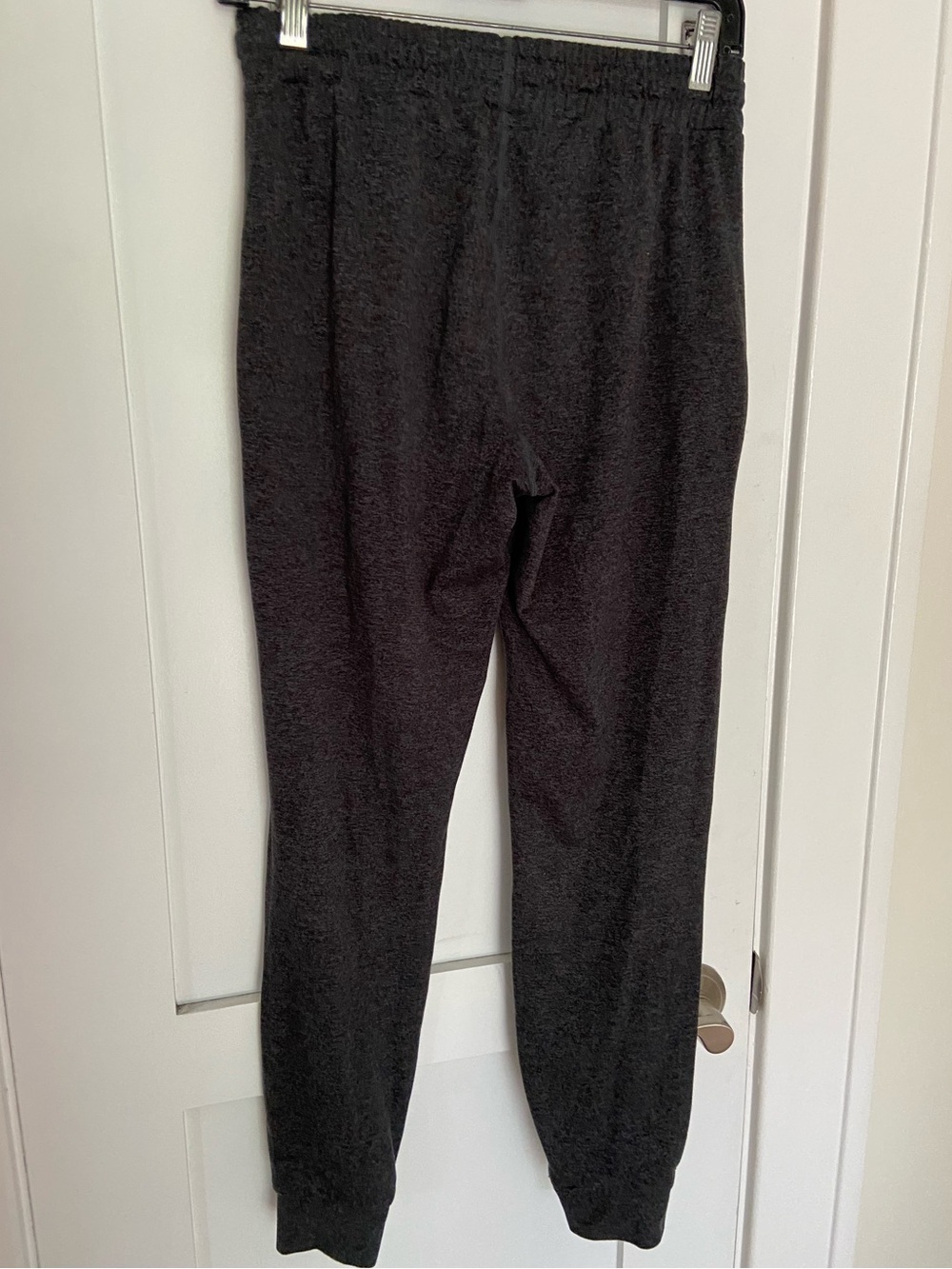 55. Size Small VUORI Charcoal Grey Heathered Dream Knit Joggers *no size tag - Picture 2 of 3